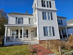 Townhouse on the Barre Commons - Image 2