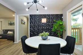 Parkside Retreat for Families & Groups | Sleeps 11 - Image 2