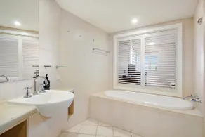 Standard Hotel Rm @ Salt Beach Resort by uHoliday - Image 3