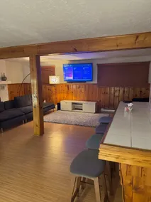 Entire Urban Cabin Retreat 3BD Terrace&Covered Parking - Image 2