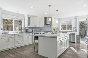 NewLuxHome! BBQ!6BR! Huge Backyard! San Jose - Image 2
