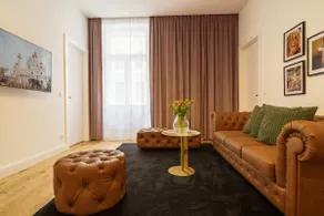 Vibrant & Radiant Oasis in the Creative 7th District - Image 2