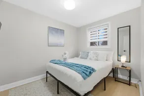 Arctic Escape: Modern & Cozy 3B/1B + Parking, 5G - Image 4