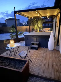 The Eucalyptus Suite: Spa & Heated Pool - Image 3