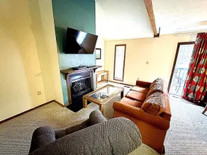 2BR Tri-Level Fun - Pack Your Adventure Hat! - Image 3