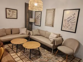 New downtown boutique, perfect for groups or families - Image 2
