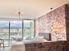Executive Stay | Pool, Parking & Park View - Image 5