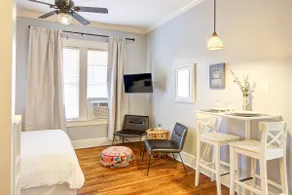 Colonial-Inspired Stay: Near Arts, Music & History - Image 2