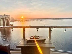 Ocean View Luxe Stay•Downtown Fort Myers•Pool •Spa - Image 2