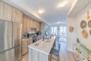 Modern 4BR Oakville Townhouse - Image 2