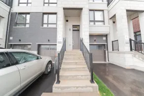 Modern 4BR Oakville Townhouse - Image 3