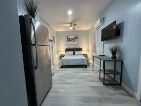 Comfy-Stylish Studio Close to Downtown Durham (4) - Image 2