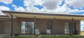 New Unit with Access to Pool. K + Q beds sleeps 4. - Image 3