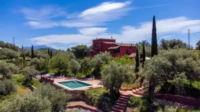 Spacious villa in a beautiful location in the province of Malaga - Image 3