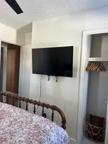 3BR Organic modern home near the Greene + Hot Tub - Image 4