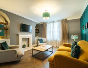 NEW - Dashwood Apartment - Two-Bed Apartment with Hot Tub - Image 3