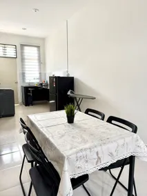 Hikari Nest Homestay - 3 Aircond Bedrooms & Wi-Fi - Image 2