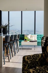 Skyland 22 Penthouse - Image 2