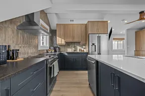 Loft On The Lane- Modern Luxury Meets Cozy Comfort - Image 4