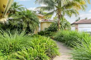 Jupiter Home • 8 Mins to Beach • Pool • Hot tub - Image 4