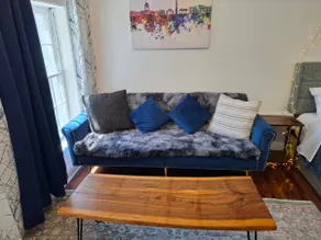 Prime Georgetown Location • 2 Bedroom + Coffee Bar - Image 5