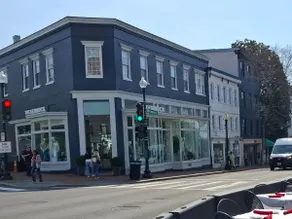 Prime Georgetown Location • 2 Bedroom + Coffee Bar - Image 5