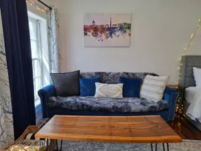 Prime Georgetown Location • 2 Bedroom + Coffee Bar - Image 2