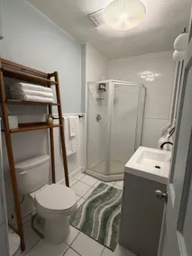 Modern Hoboken 2 BR Near PATH and NYC - Image 4
