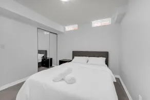 Stylish 2BR Basement | Sleeps 4 - Image 5