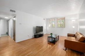 Bright & Cozy 1BR Condo in Columbus - Image 2