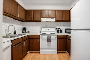 Bright & Cozy 1BR Condo in Columbus - Image 3