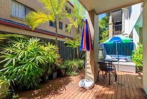 2 Bed 2 Bathrm Townhouse - Image 5