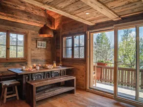 Chalet with fireplace and sauna - Image 3
