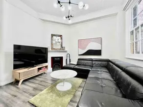 Stylish & Spacious Home Steps from Sydney Harbour - Image 2