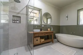 Mara Luxe Farm Stay 20 mins from Beach - Image 5