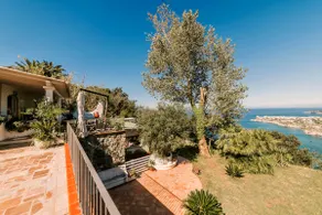 Villa with Infinity Garden and Sea View - Image 5