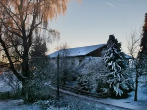 Detached house surrounded by nature - Image 3