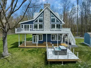 Catskills Lakehouse| lake boat fish hike grill tub - Image 5
