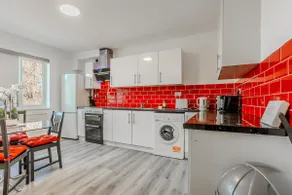 Stunning 5 Bedroom Apartment in Mill Hill Broadway with parking - Image 3