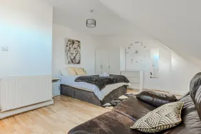 Stunning 5 Bedroom Apartment in Mill Hill Broadway with parking - Image 4