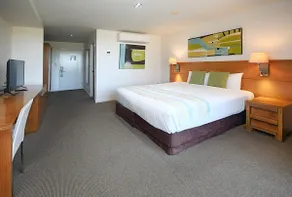Resort Room | Walk to Marina & Beach - Image 4