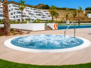 Ground floor with large garden, pool and ocean views - Image 3