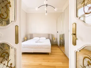”The Danube du Midi” Elegant 4-room apartment, Air conditioning, Downtown - Image 3