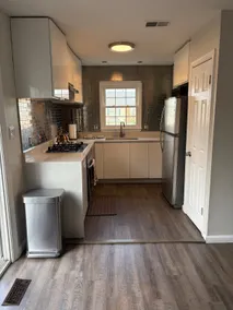 Private 3BR Near Dulles | Fast Wi-Fi & Parking - Image 3