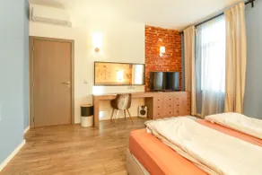 1BR Wine Journey - Image 4