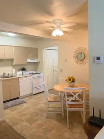 Sunlit 1BR Near Pro Football HOF & CAK Airport - Image 3