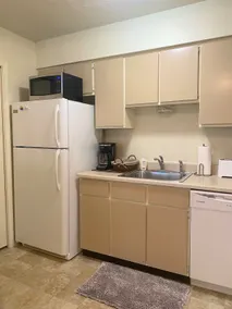 Sunlit 1BR Near Pro Football HOF & CAK Airport - Image 4