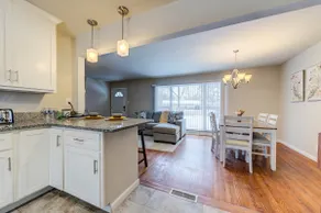 NEW! Olivette Oasis -Sleeps 9 & Ladue Schools - Image 3