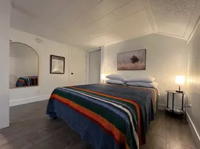 The Red Pine Loft - Image 5