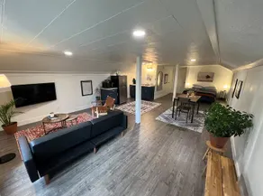 The Red Pine Loft - Image 3